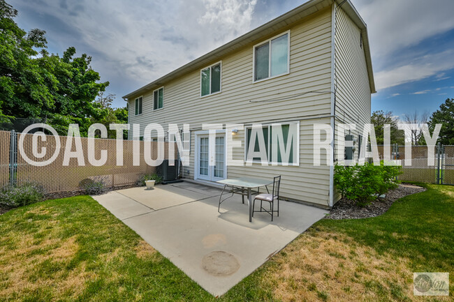 Building Photo - Newly Remodeled Duplex in Cottonwood Heights!