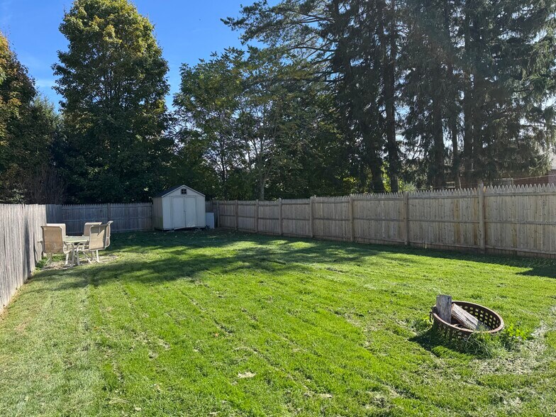 Building Photo - 11 Lincoln Ave