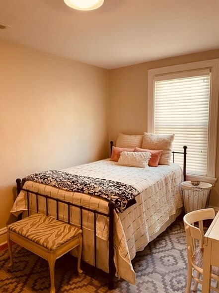 Building Photo - 3104 Park Ave