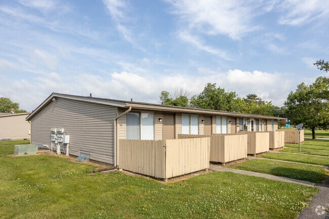 Building Photo - Community View