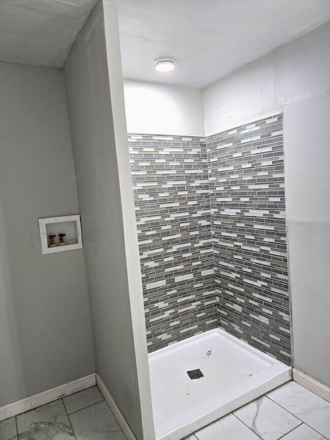 Building Photo - 150 Sisson St