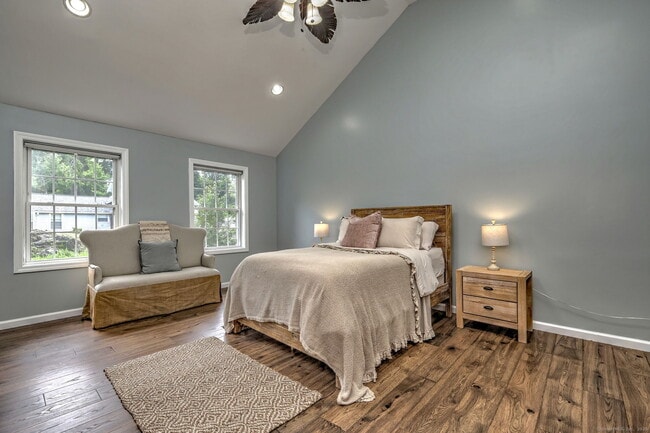 Building Photo - 28 Edgewood Ave