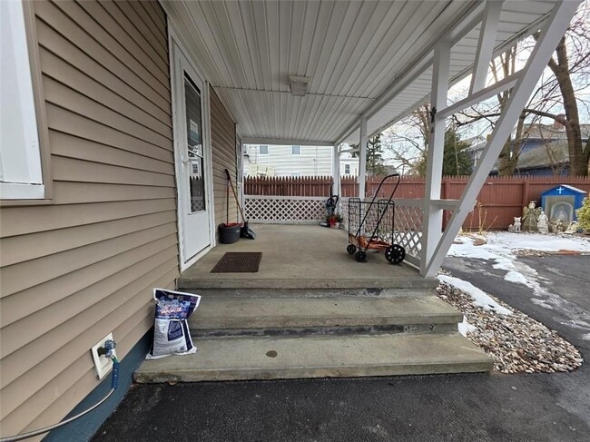 Building Photo - 20 Pendleton St