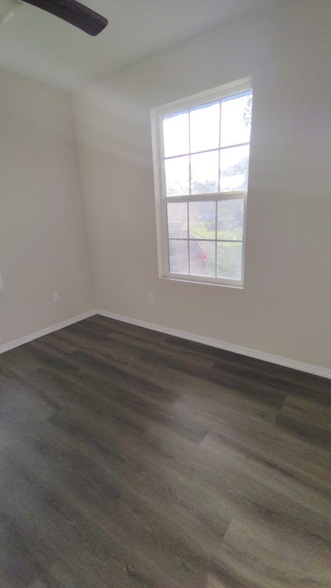 Building Photo - 119-119 W Lee St