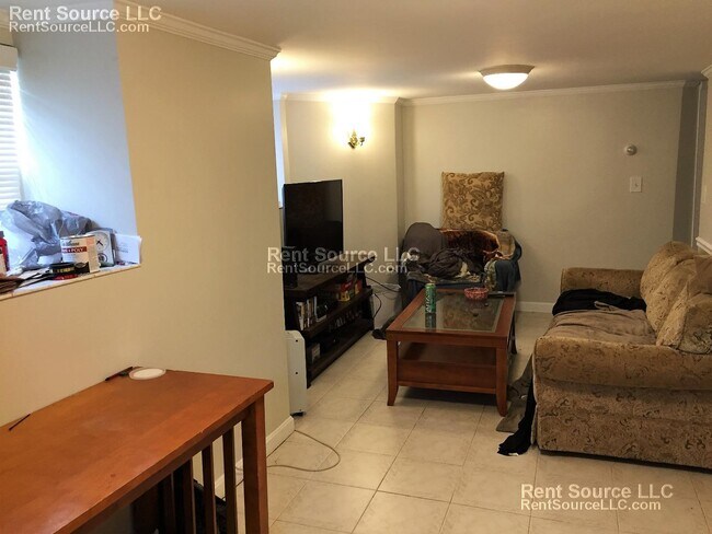 Building Photo - 519-521 Main St. Unit 1