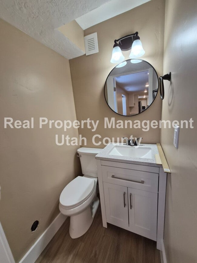 Building Photo - 1624 S 210 W