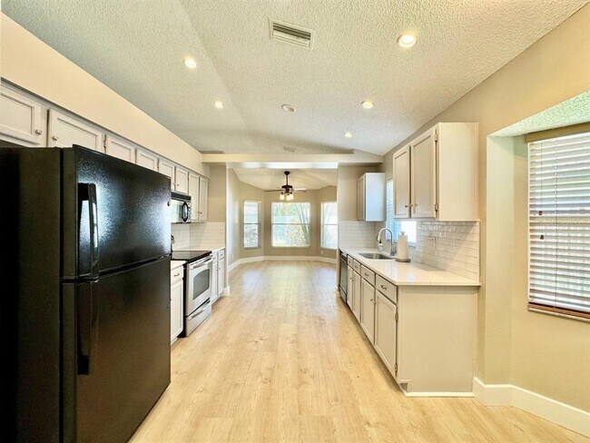 Building Photo - 13514 Colorado Pl