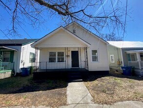 Building Photo - Welcome to this newly remodeled 4-bedroom, 2-bathroom house in the desirable location of Wilmingt...