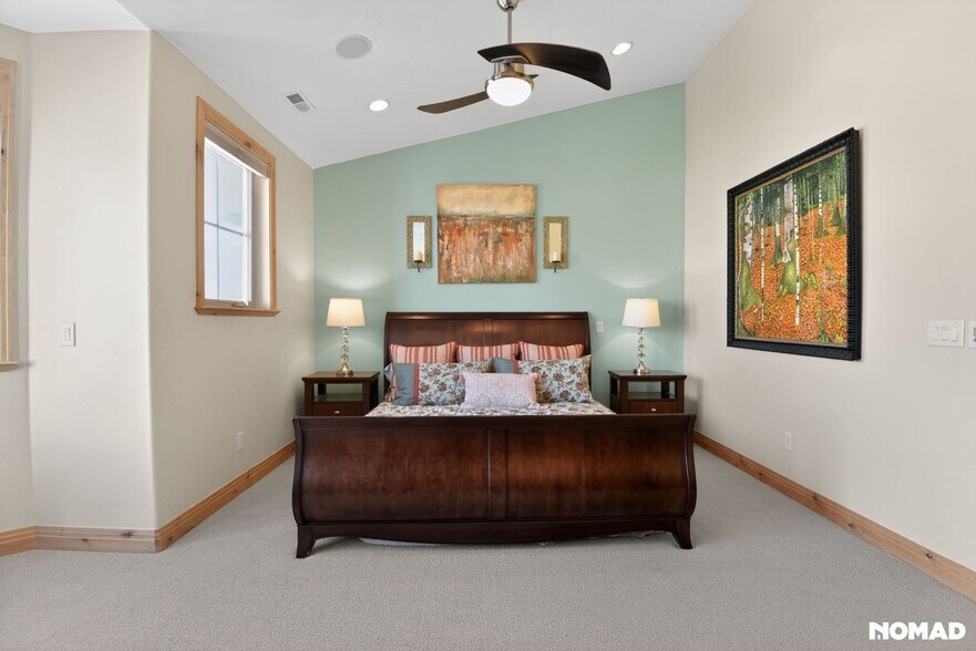 Building Photo - 3042 Lower Saddleback Rd