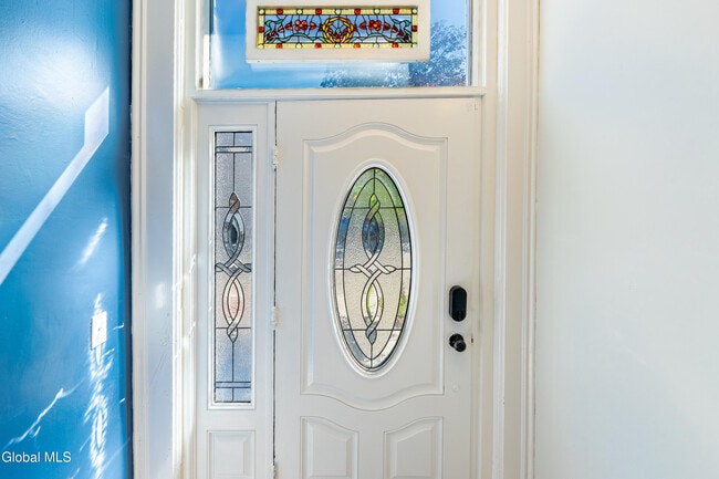 Building Photo - 323 2nd St