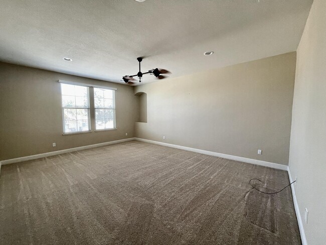 Building Photo - 9772 Ellsmere Way