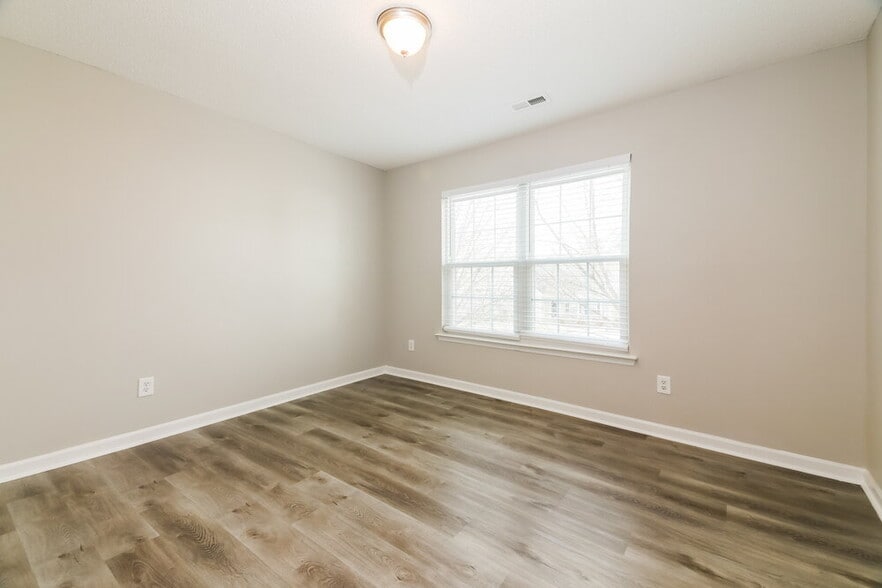 Building Photo - 8528 Neuse Hunter Dr