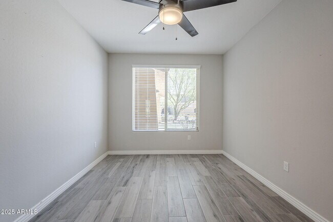 Building Photo - 2425 W Bronco Butte Trl