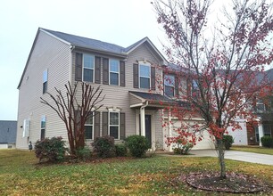 Building Photo - Beautiful 4 Bedroom House in Simpsonville ...