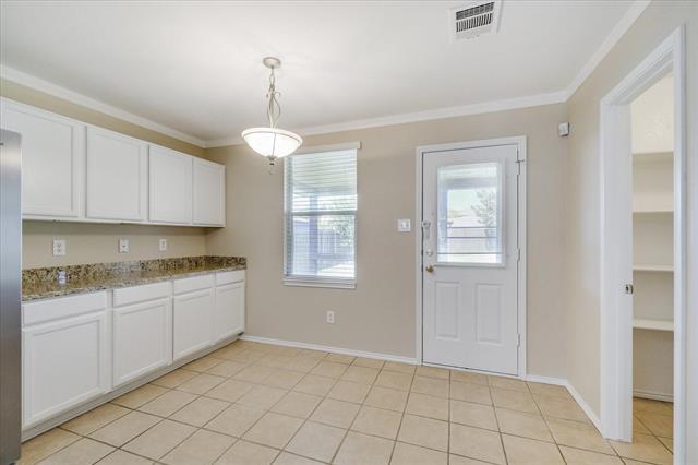 Building Photo - 1825 Lariat Dr