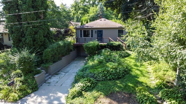 Building Photo - 1404 Wyldhaven Ave