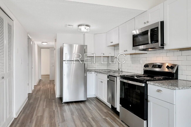 Building Photo - 409 Garrison Ct