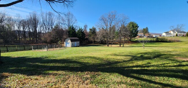 Building Photo - 4212 Misty Ridge Dr