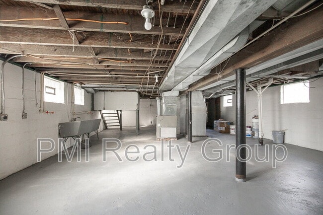 Building Photo - 2936 E 128th St