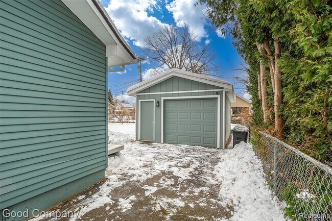 Building Photo - 2829 Wall St