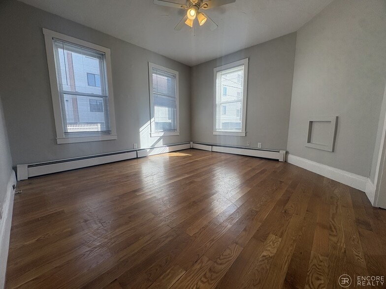 Building Photo - 23 Elmer St