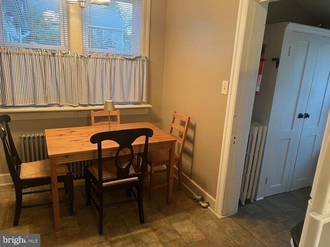 Building Photo - 37 N Clinton St