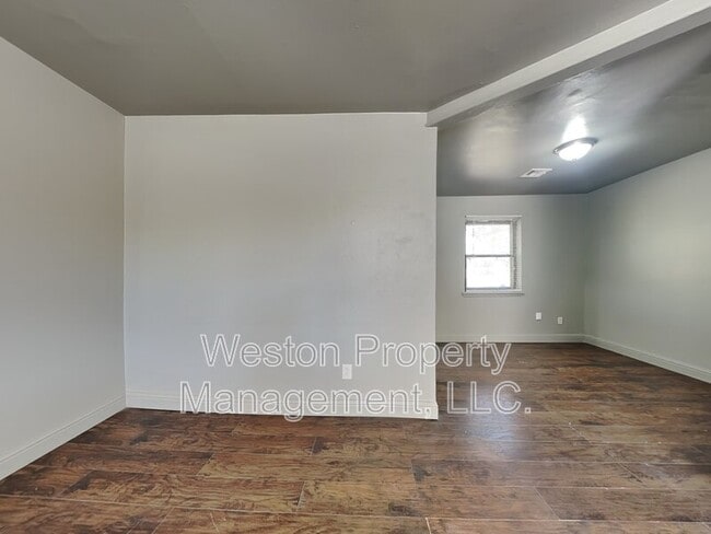 Building Photo - 2101 Westchester Dr