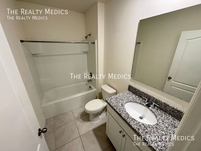 Building Photo - 1830 Hackberry St