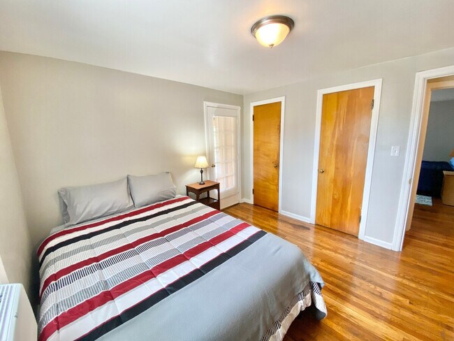 Building Photo - 3698 Washington Blvd