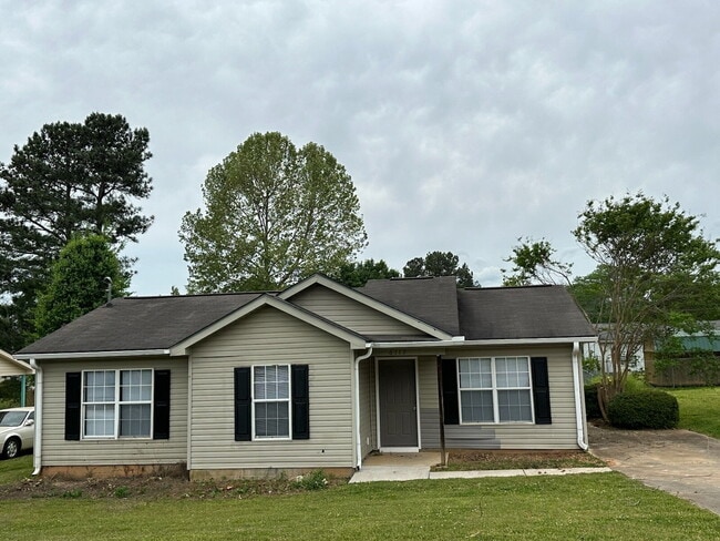 Section 8 Accepted!!! "3-Bed Retreat on M... - Section 8 Accepted!!!  "3-Bed Retreat on M...
