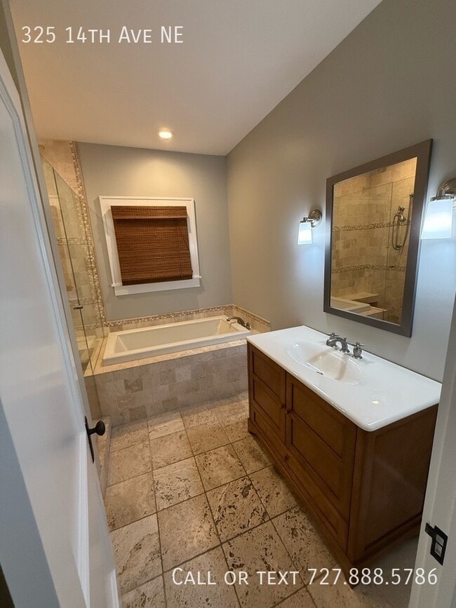 Building Photo - 325 14th Ave NE