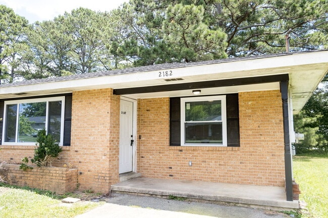 Building Photo - 2182 Dugan St