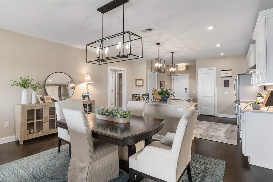 Building Photo - 5317 Highpointe Lakes Dr