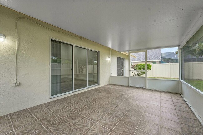 Building Photo - 13048 Meadowbreeze Dr