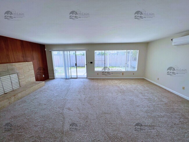 Building Photo - Newly upgraded 3 bd/1.5 bath with fenced yard