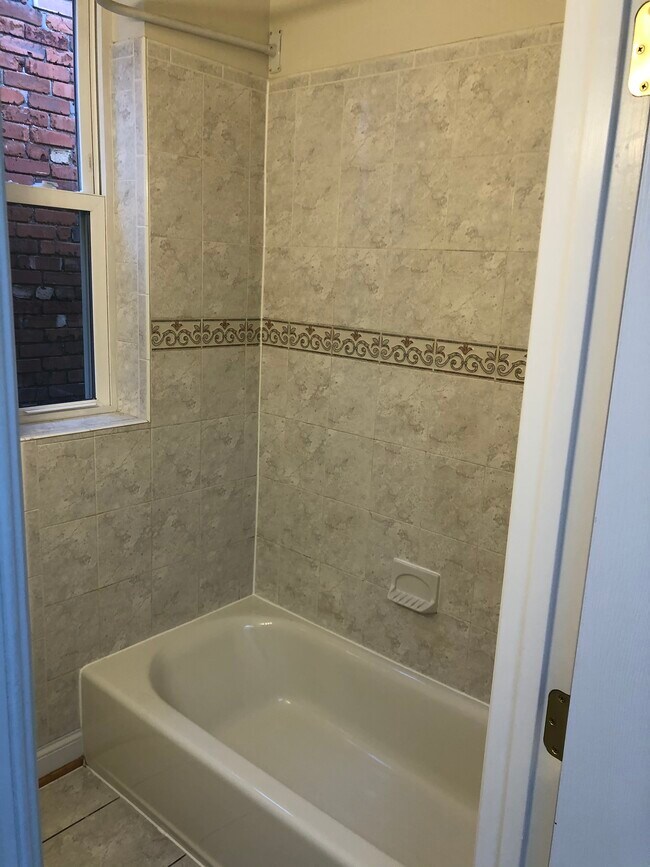 Upstairs 2nd full bath - 1204 Florida Ave NE