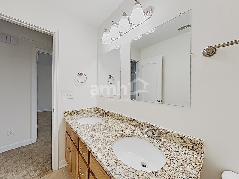 Building Photo - 1305 Bantry Dr