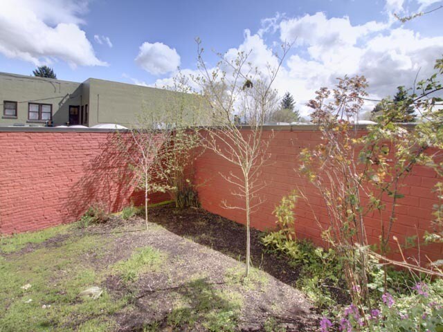 Building Photo - 5244-5308 NE Wistaria Drive