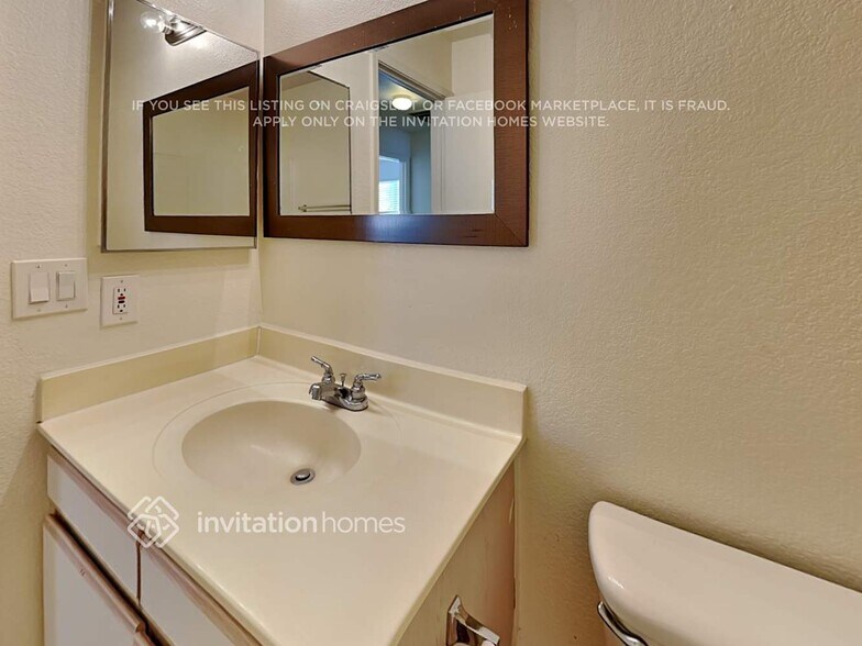 Building Photo - 1688 S Pinto Dr