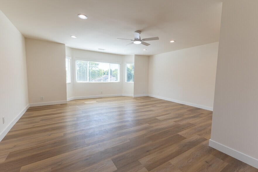Primary bedroom - 10342 Dempsey Ave