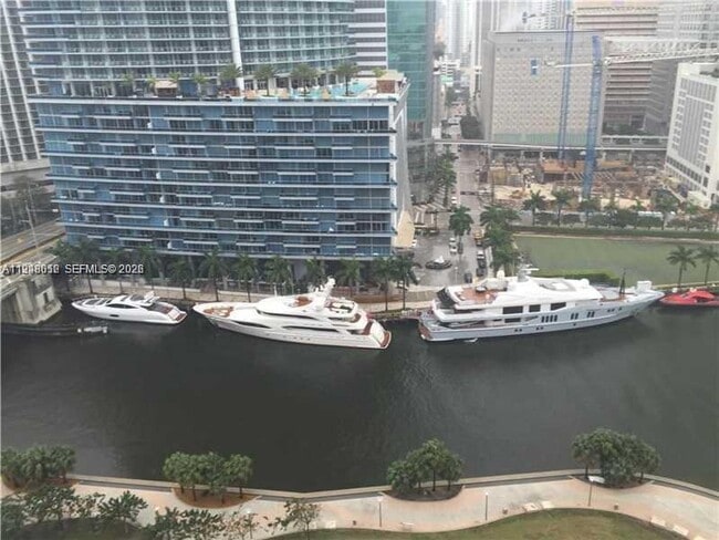 Building Photo - 475 Brickell Ave