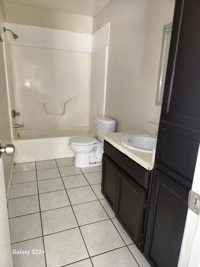 Building Photo - 1420 Juarez Ave