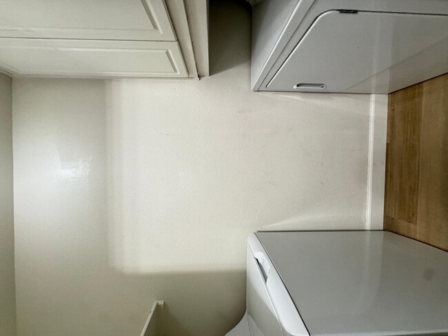 Building Photo - 1701 E Colter St