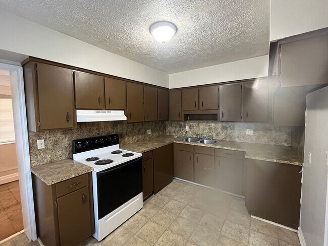 Building Photo - **ON HOLD**Near Ft. Benning/Columbus, GA 3 Bedroom / 2 Bathroom Home for Rent***