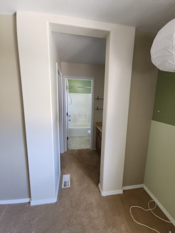 Building Photo - 209 Interlochen Ln