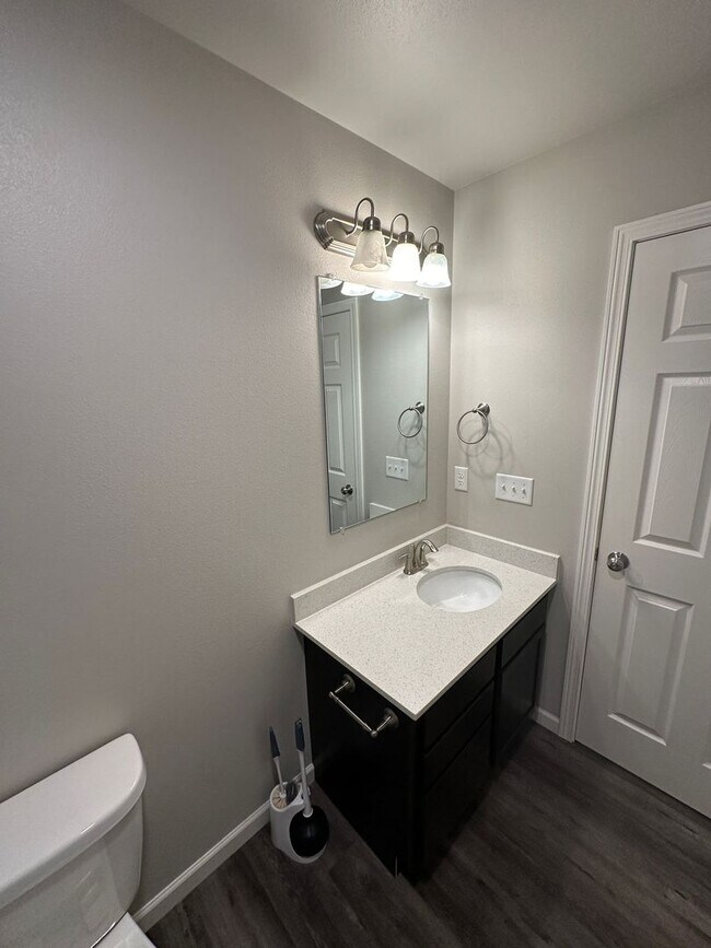 Building Photo - 1551 N Tinitun Cir