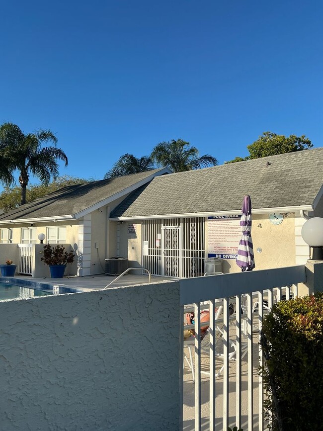 Building Photo - Midport 1 2nd floor Condo unit 1 bedroom 1...