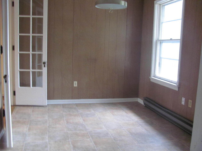 Building Photo - 207 Diamond Blvd