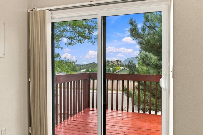 Building Photo - 2027 Bristlecone Dr