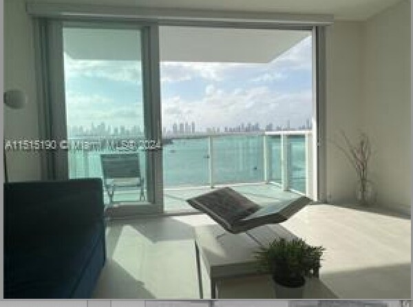 Building Photo - 1000 West Ave